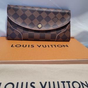LV Caisa Damier wallet
